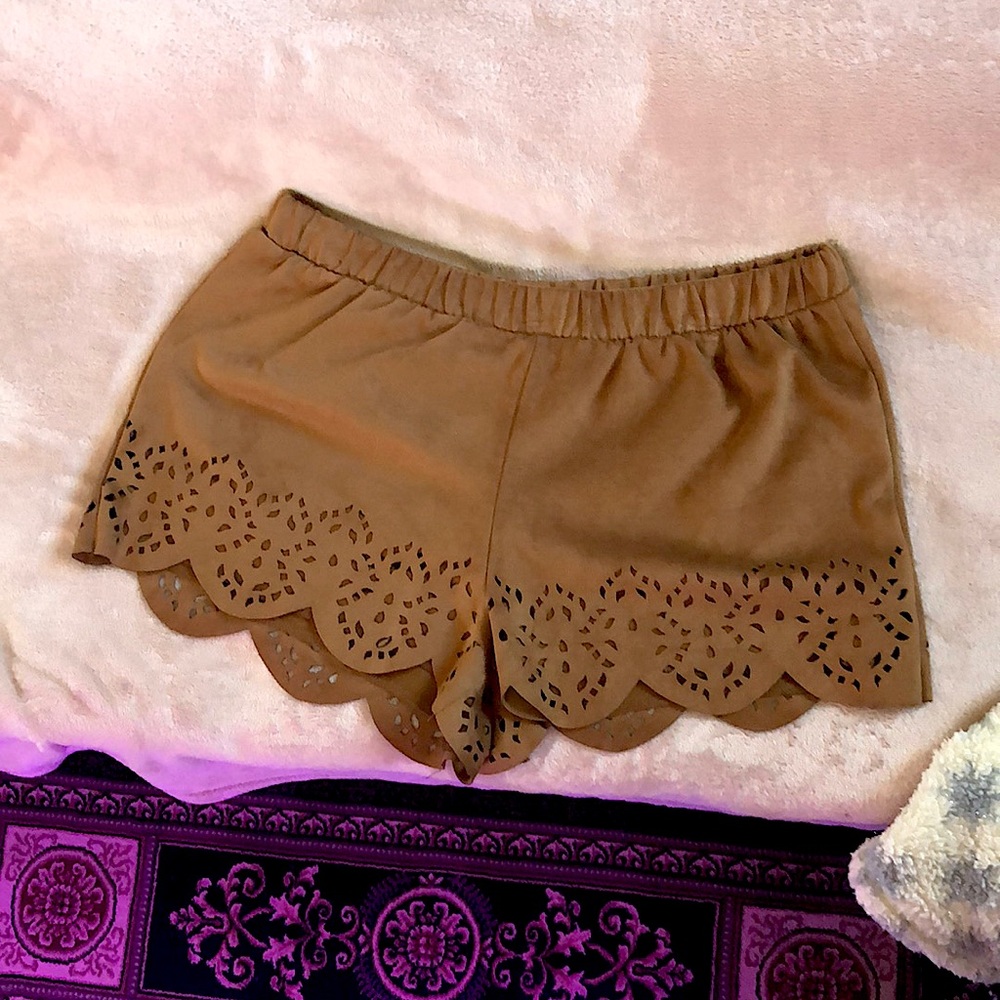NEW | tan suede scalloped shorts